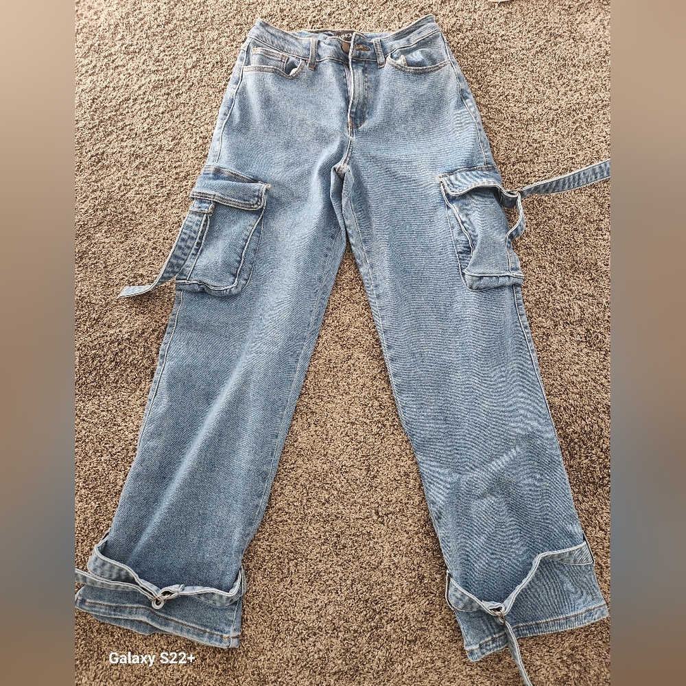 Fashion Nova Blue Cargo Jeans - Picture 3 of 3